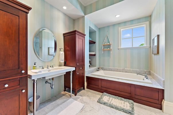 Bathroom, Interior, Recessed Lighting