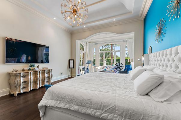 Bedroom, Interior, Pendant Lights, Recessed Lighting, Wood Texture Flooring