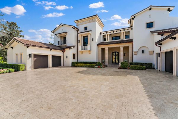 Attached, Exterior, Facade, Mediterranean