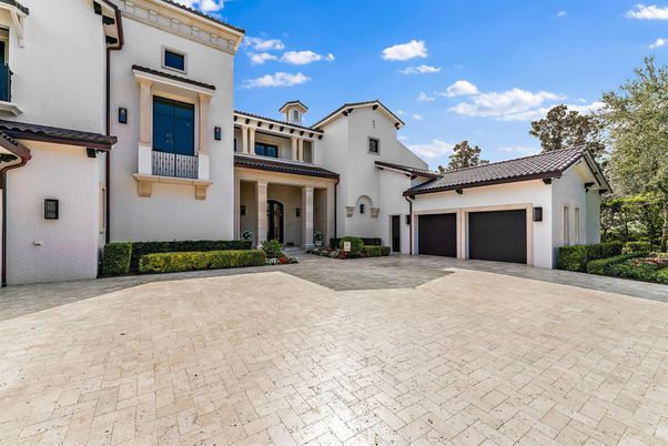 Attached, Exterior, Facade, Mediterranean