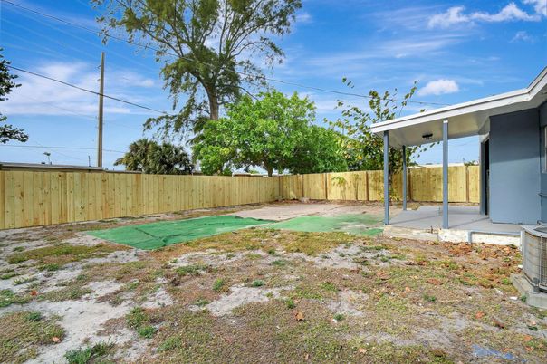 Backyard, Exterior