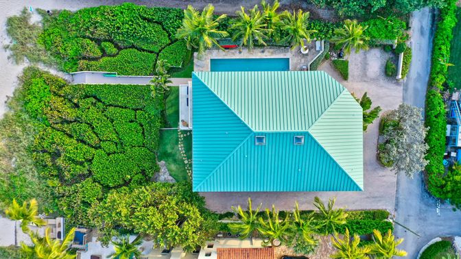 Exterior, Drone
