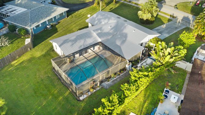Exterior, Drone