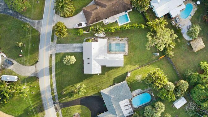 Exterior, Drone