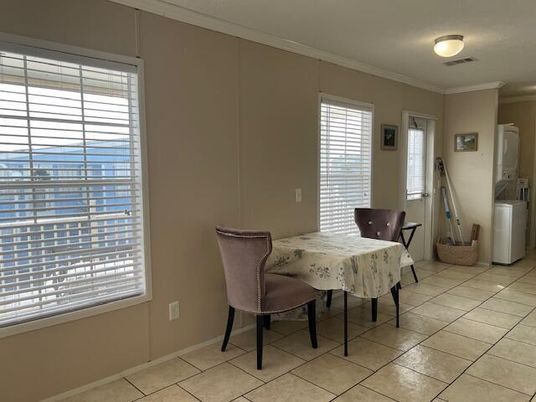 Dining room, Interior