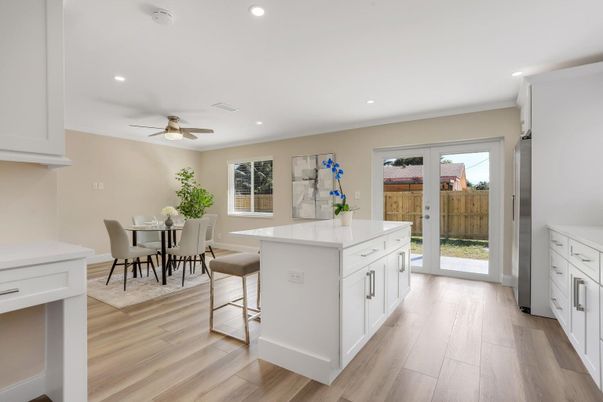 Dining room, Interior, Kitchen, Recessed Lighting, Wood Texture Flooring