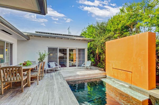 Exterior, Pool