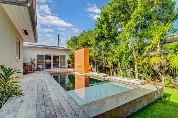 Exterior, Pool