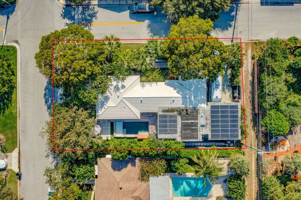 Exterior, Drone