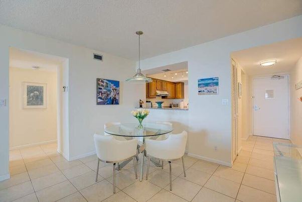 Dining room, Interior, Kitchen, Pendant Lights