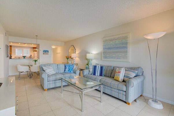 Dining room, Interior, Living room, Pendant Lights, Recessed Lighting