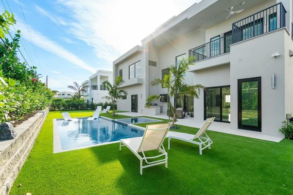 Backyard, Exterior, Pool