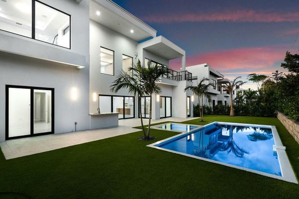 Backyard, Exterior, Pool