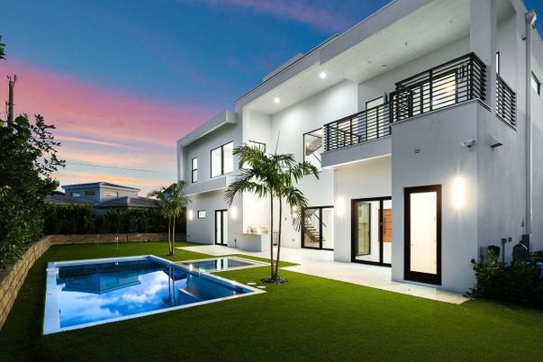 Backyard, Exterior, Pool