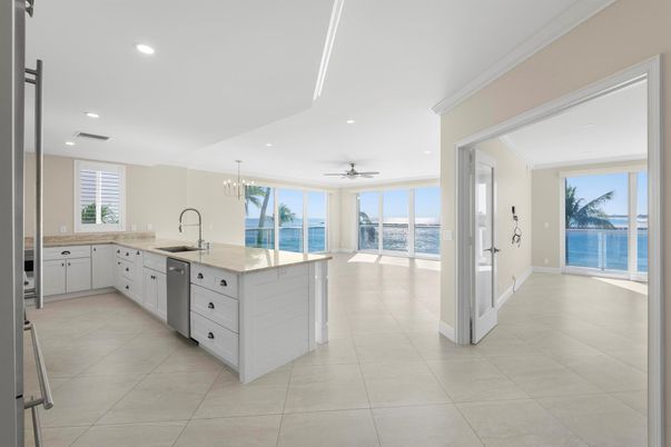 Chandelier, Interior, Kitchen, Recessed Lighting, Water