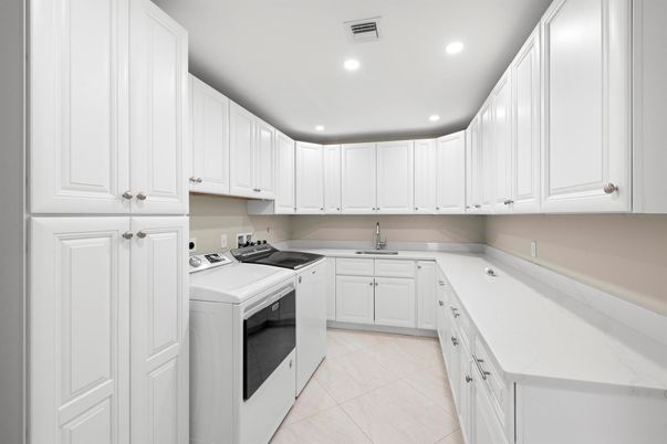 Interior, Kitchen, Recessed Lighting, Washer