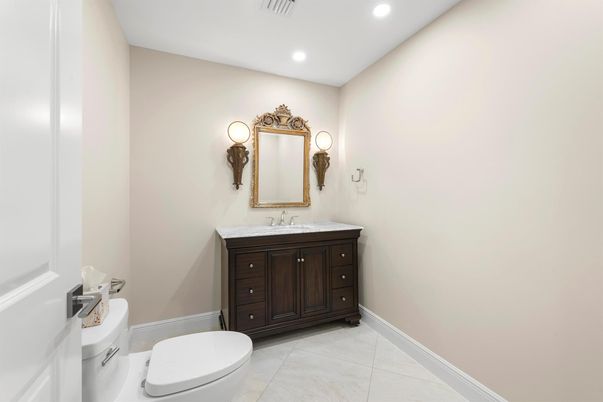 Bathroom, Interior, Recessed Lighting