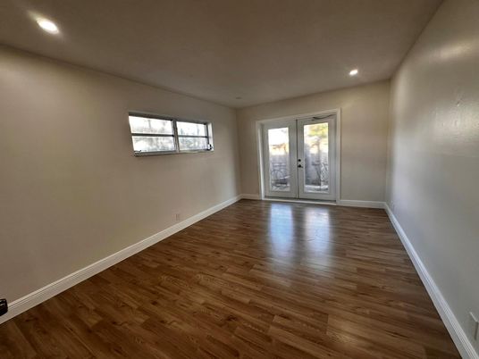 Empty room, Interior, Recessed Lighting, Wood Texture Flooring