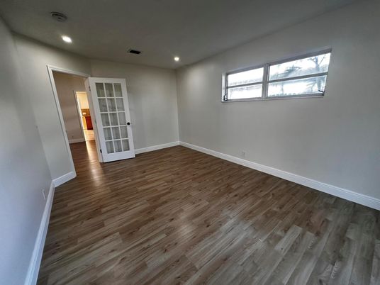 Empty room, Interior, Recessed Lighting, Wood Texture Flooring