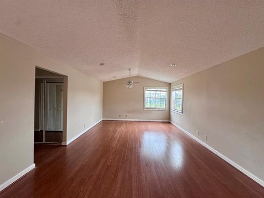 Empty room, Interior, Recessed Lighting, Wood Texture Flooring