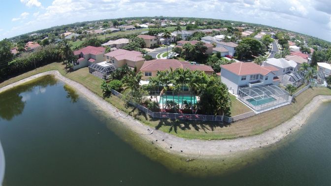 Exterior, Drone