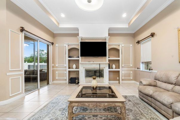 Fireplace, Interior, Living room, Recessed Lighting