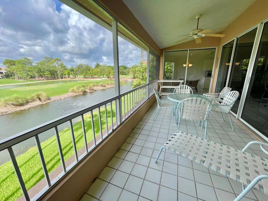 Interior, Sun Room, Water