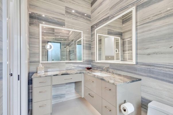 Bathroom, Dual Sink Vanities, Interior, Recessed Lighting