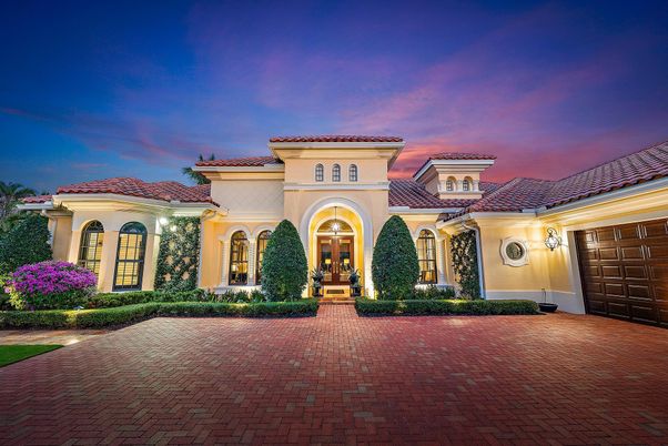 Attached, Exterior, Facade, Mediterranean
