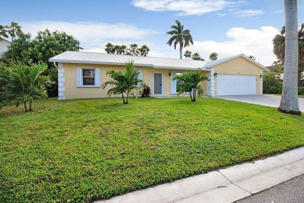 Attached, Backyard, Exterior, Facade, Ranch