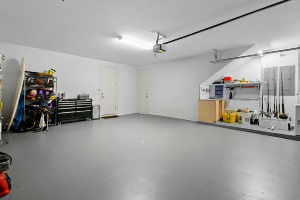 Garage, Interior