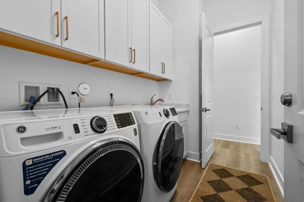 Interior, Washer, Wood Texture Flooring