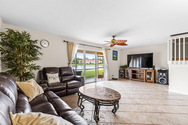 Interior, Living room, Water