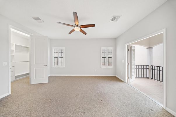 Empty room, Interior
