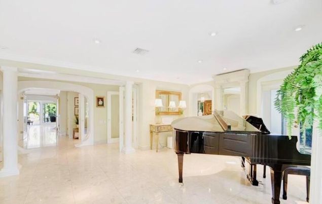 Interior, Piano, Recessed Lighting