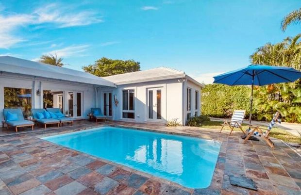 Exterior, Pool