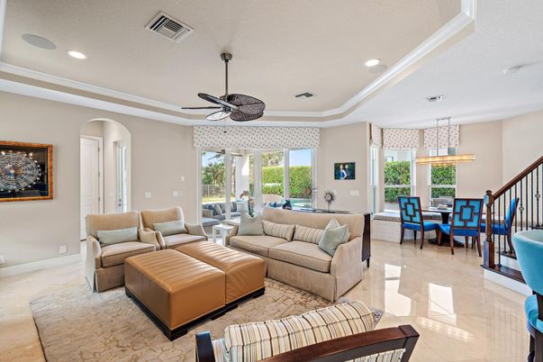 Dining room, Interior, Living room, Pendant Lights, Recessed Lighting