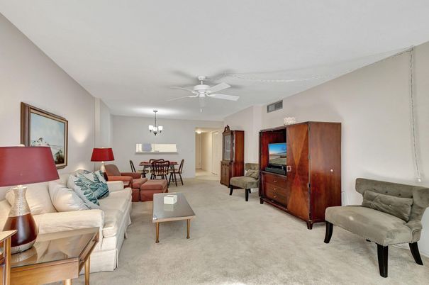Chandelier, Dining room, Interior, Living room