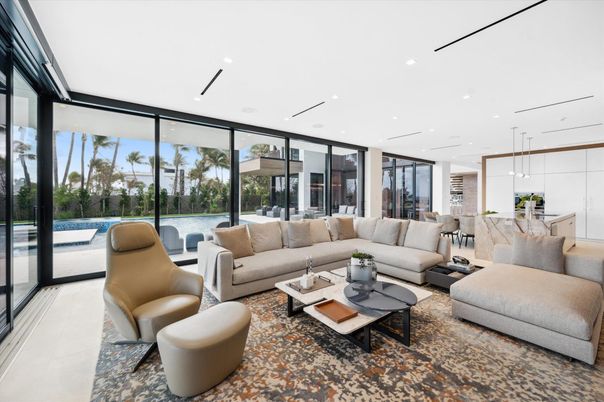 Interior, Living room, Pendant Lights, Recessed Lighting