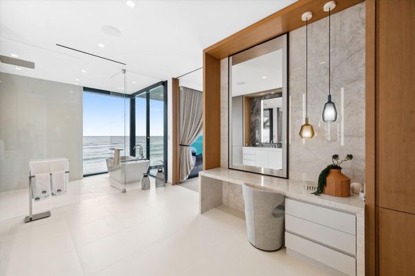 Bathroom, Interior, Pendant Lights, Recessed Lighting, Water
