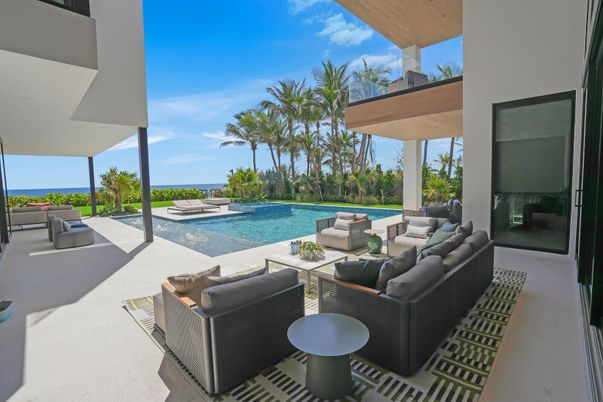 Exterior, Pool, Water