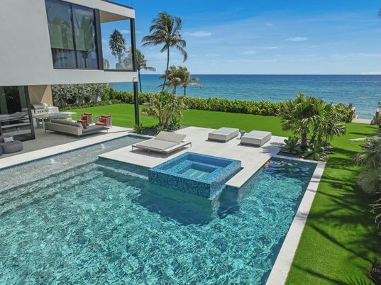 Exterior, Pool, Water