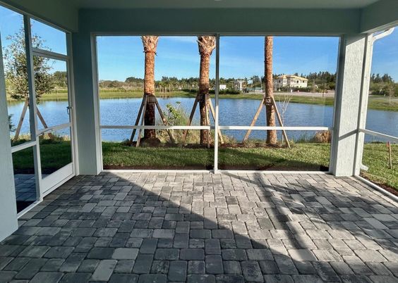 Interior, Sun Room, Water
