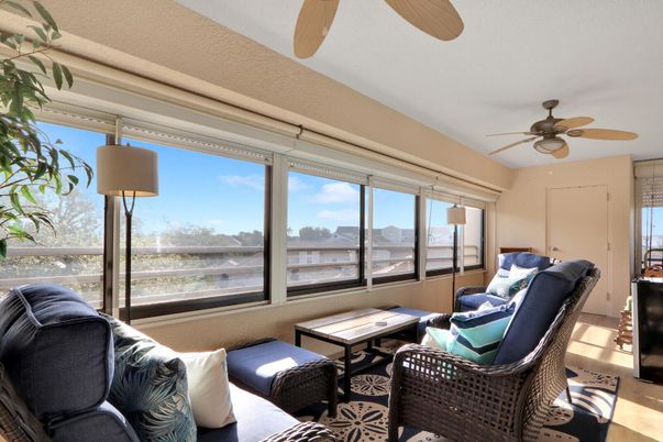 Interior, Living room, Sun Room, Water