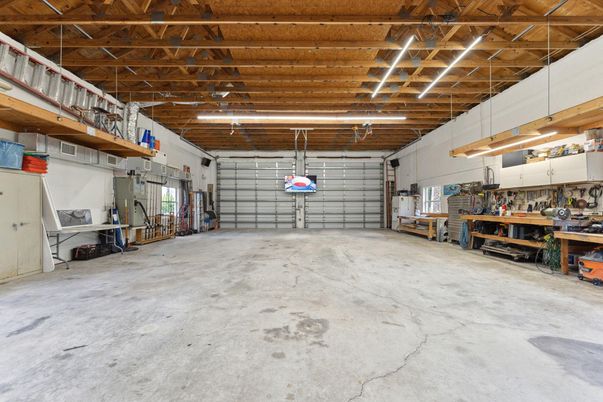 Garage, Interior, Wooden Beams