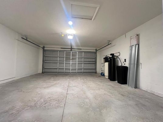 Garage, Interior