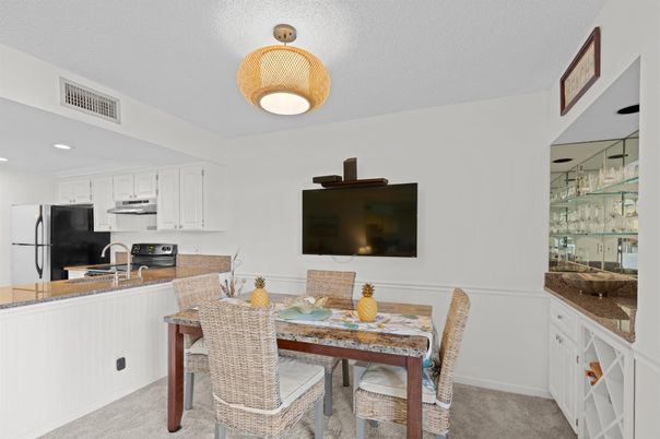 Dining room, Interior, Kitchen, Recessed Lighting