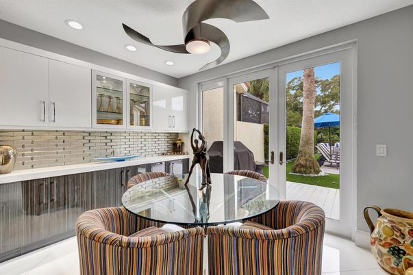 Dining room, Interior, Recessed Lighting