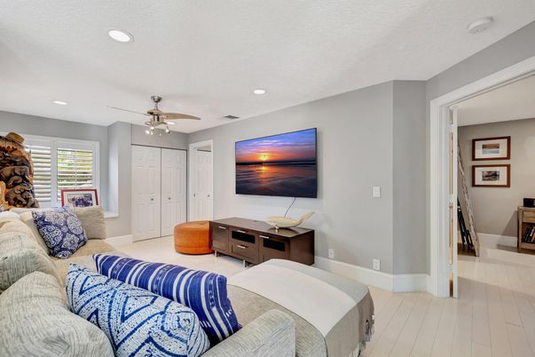 Bedroom, Interior, Living room, Recessed Lighting