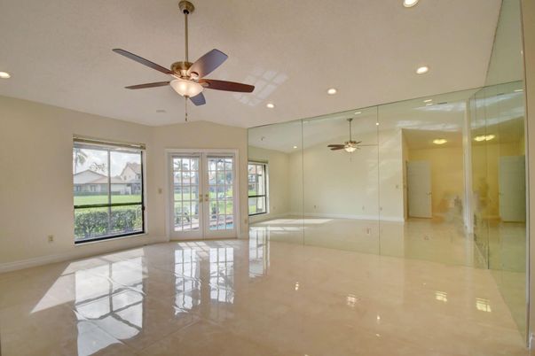 Empty room, Interior, Recessed Lighting